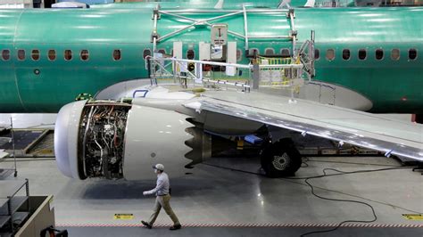 wyat are problems occuring at the boeing factory